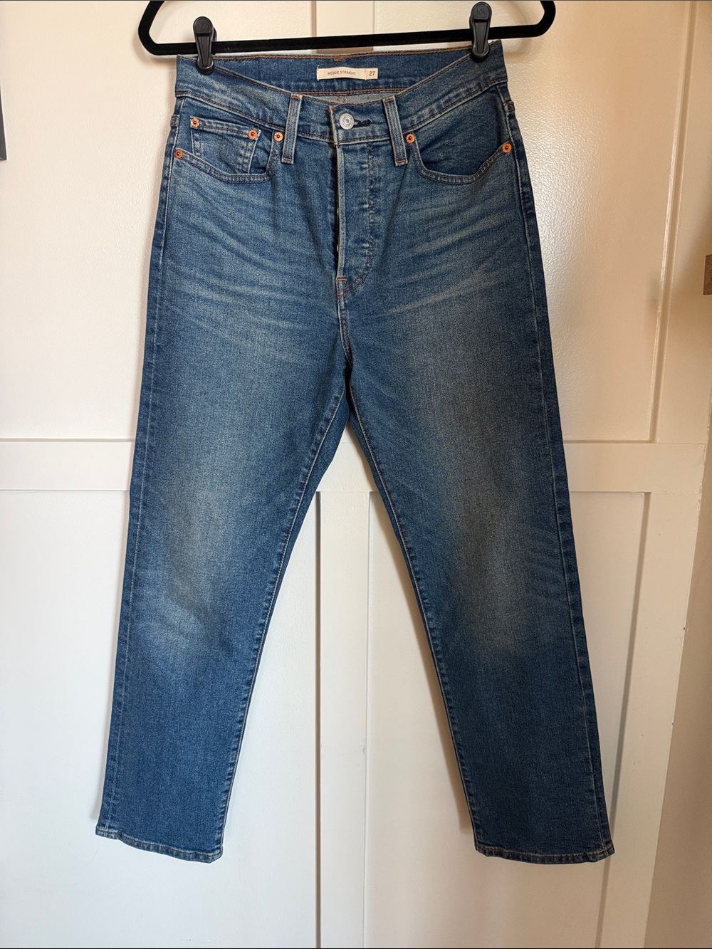 NWOT Levi’s Wedgie Straight - 27